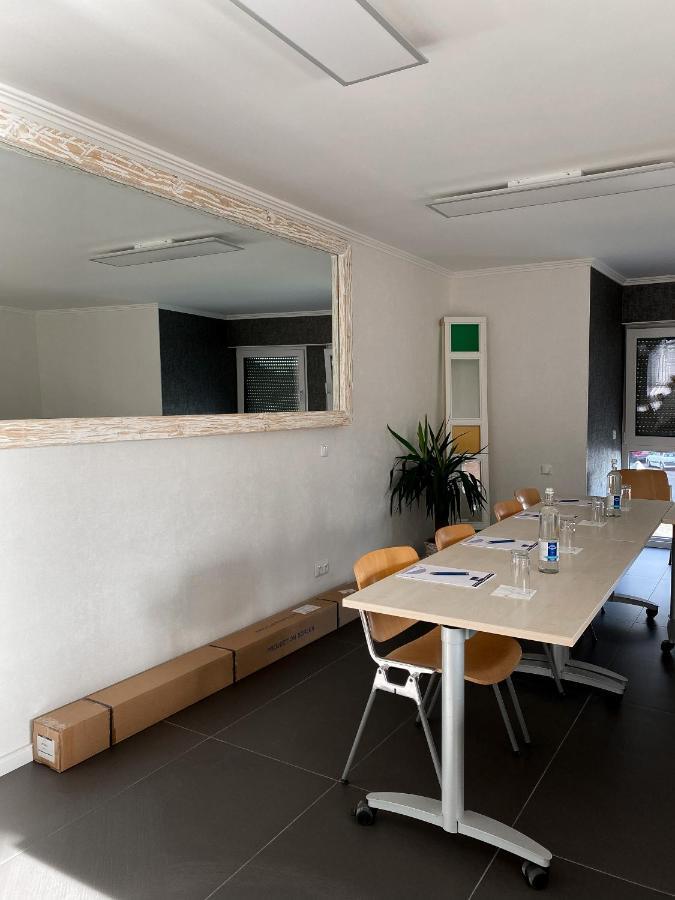 Mg-Quartier Hostel Мёнхен-Гладбах Экстерьер фото